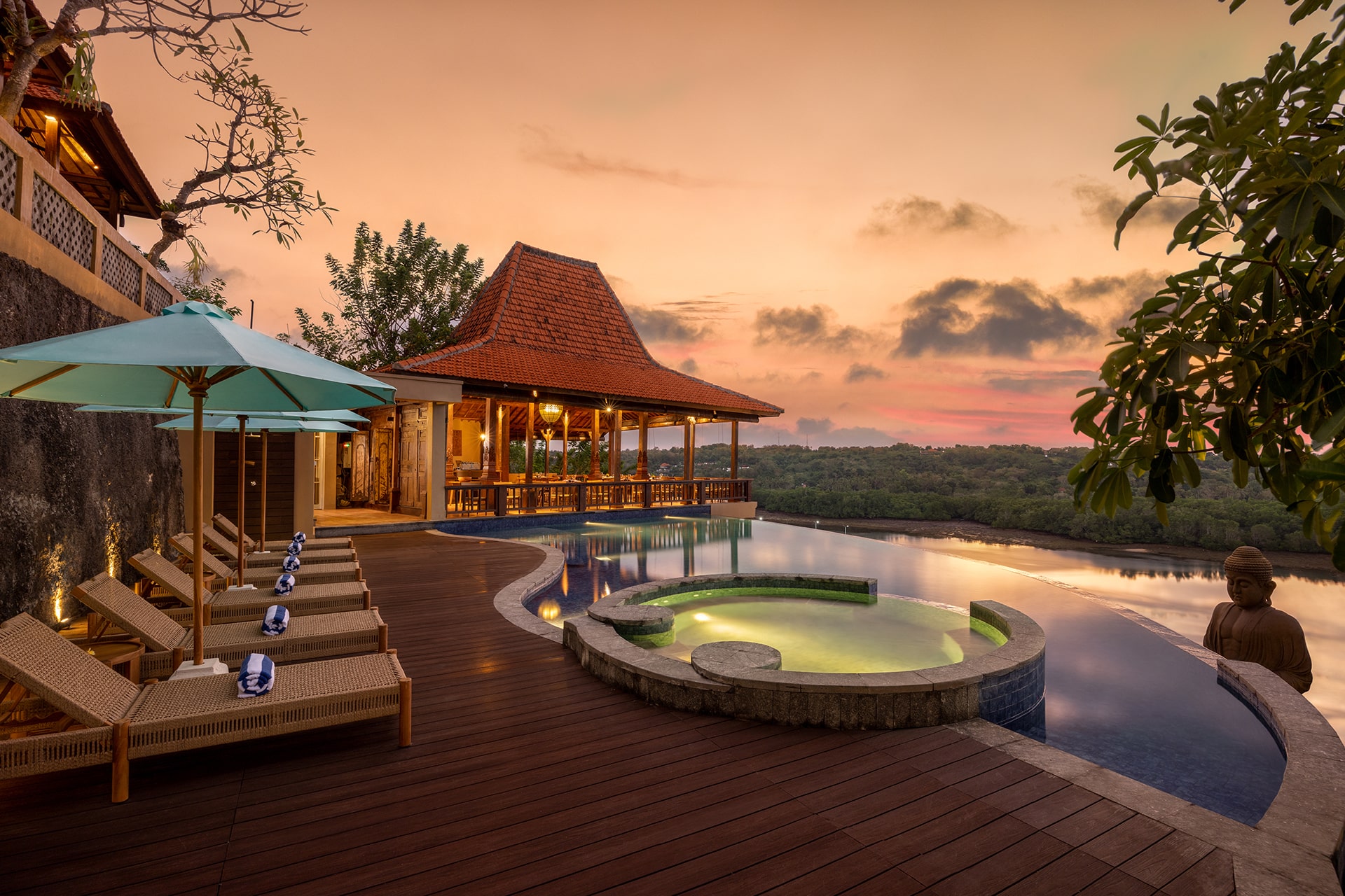 A Castaway Escape to Pramana Nusa Ceningan
