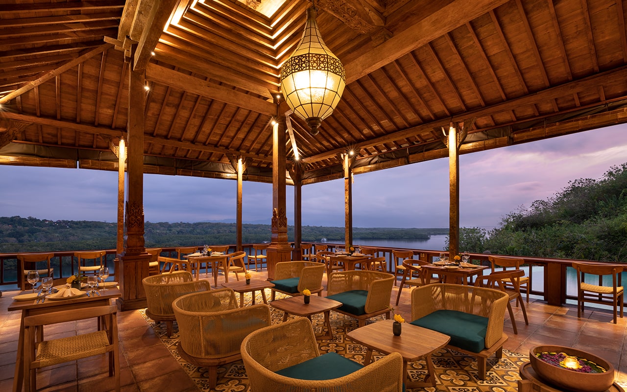 Aura Ceningan Restaurant